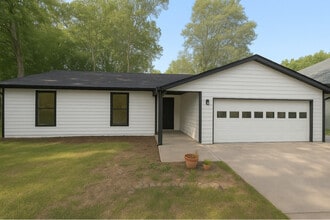 Building Photo - 1060 Park Forest Dr NW