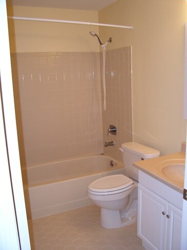 Building Photo - 42 Azalea Ct