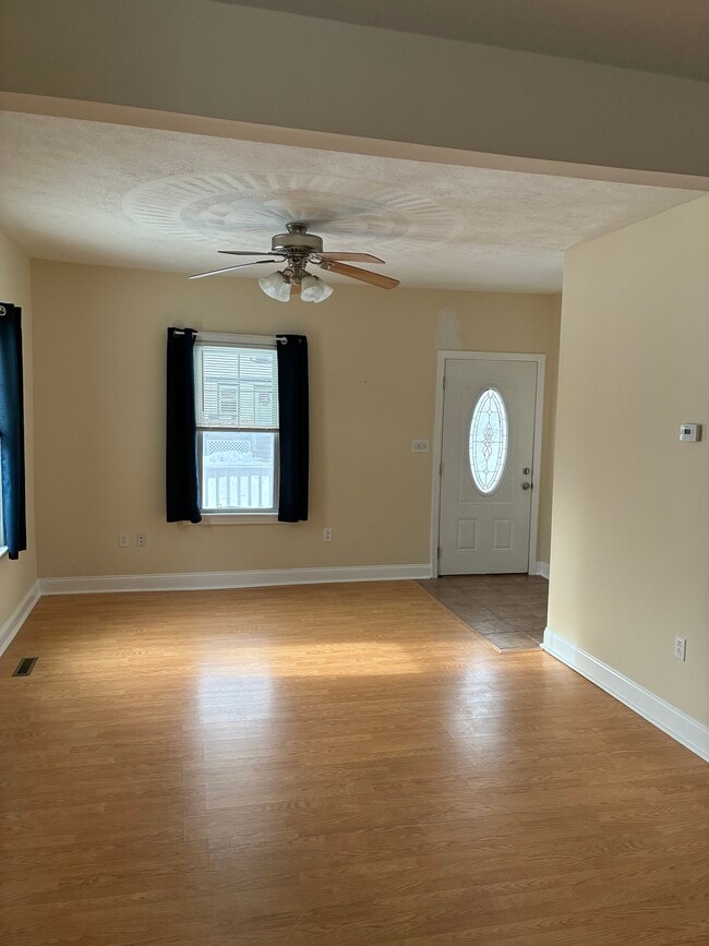 Building Photo - 56 Parrish St