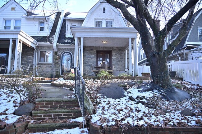 Building Photo - 6370 W Montgomery Ave