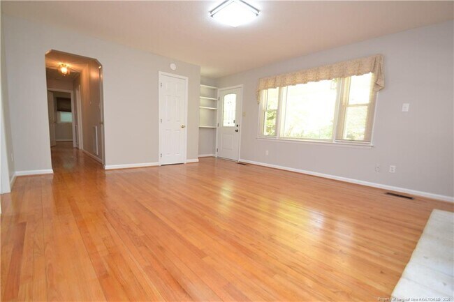Foto del edificio - 806 Kingswood Dr
