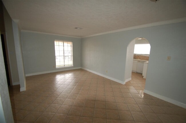 Building Photo - 3338 Walhalla Dr