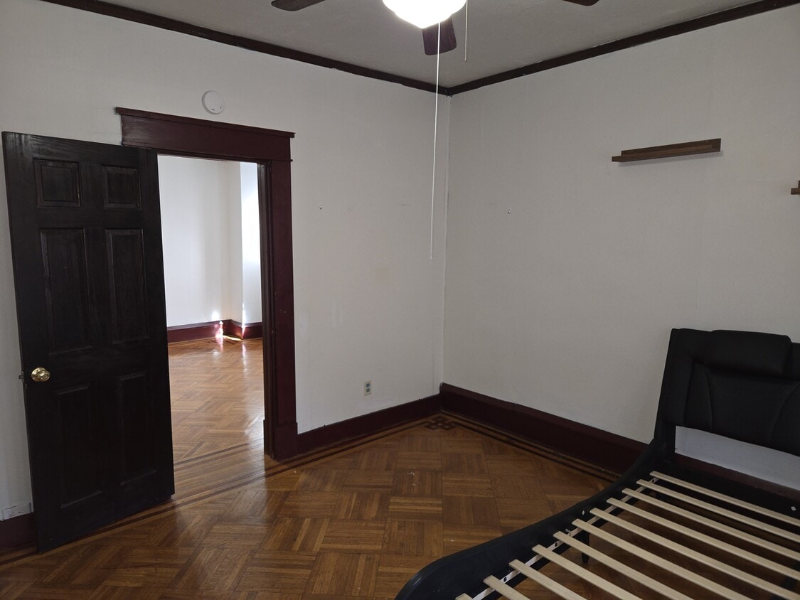 Fotografía del edificio - 799 Park Ave