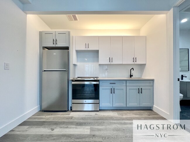 Building Photo - 3321 Glenwood Rd