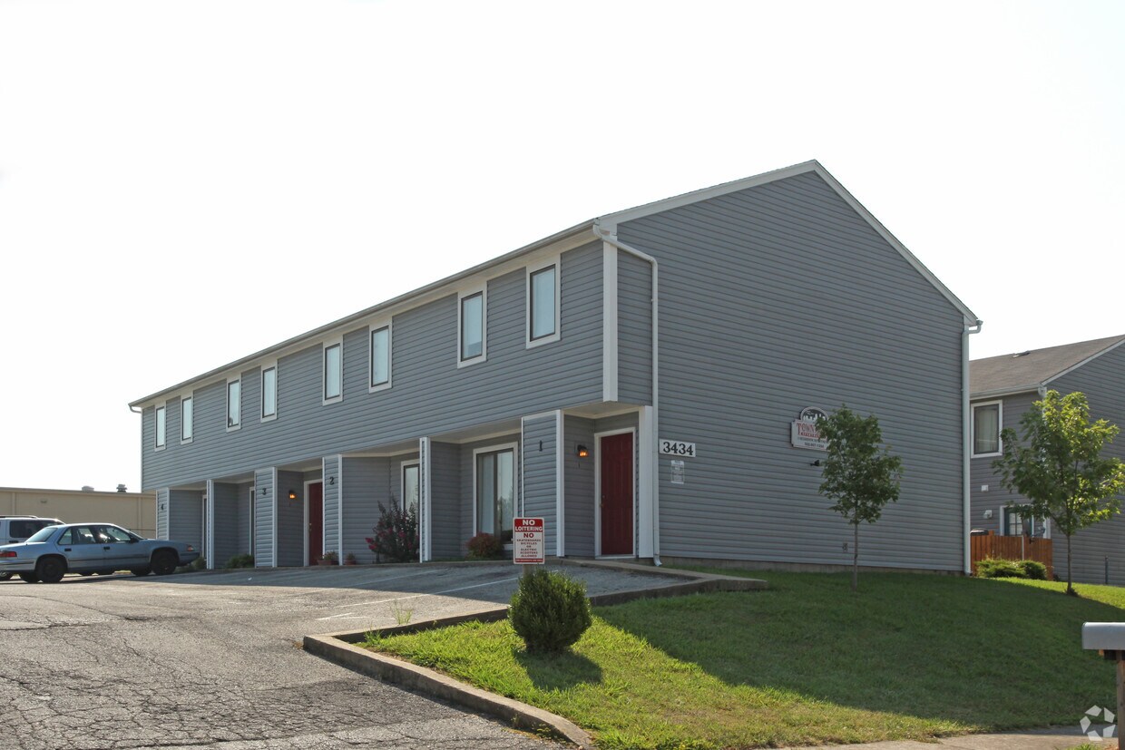 Foto del edificio - 3434-3440 Tabor Ct