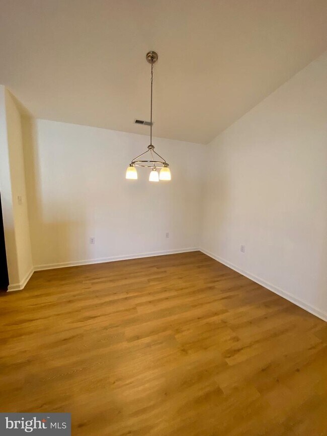 4303 Summer Brook Ln, Milford, DE 19963 Room for Rent in Milford, DE