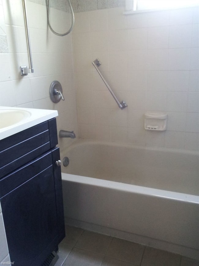 Building Photo - 283 S Marshall St