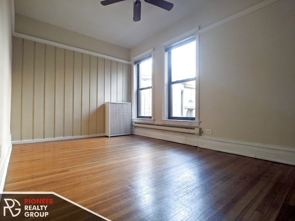 Primary Photo - 1224 N Dearborn St