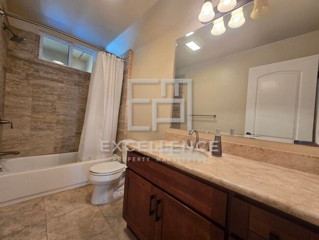 Foto del edificio - 3/3.5 Townhouse with 2 Car Garage, 2 Maste...