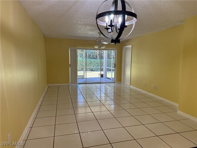 Foto del edificio - 7779 Jewel Ln