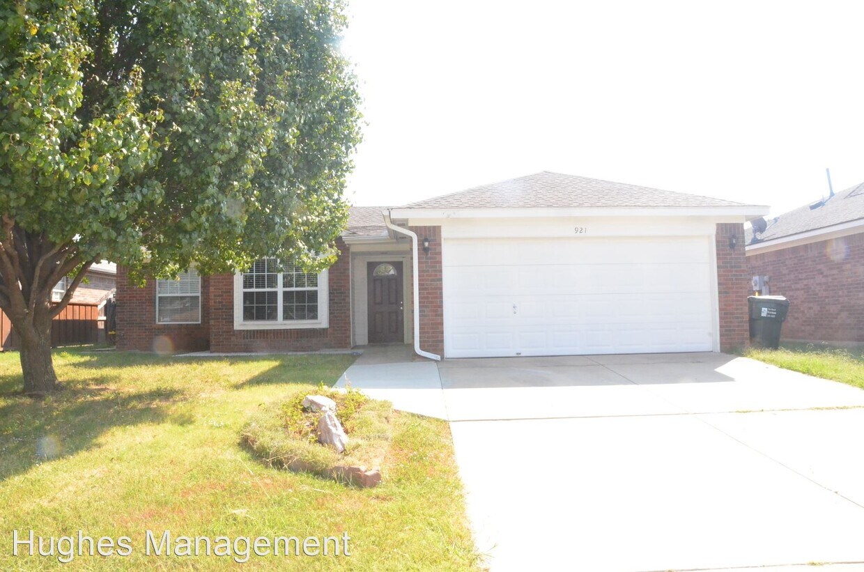 Primary Photo - 3 br, 2 bath House - 921 Kenwood Dr