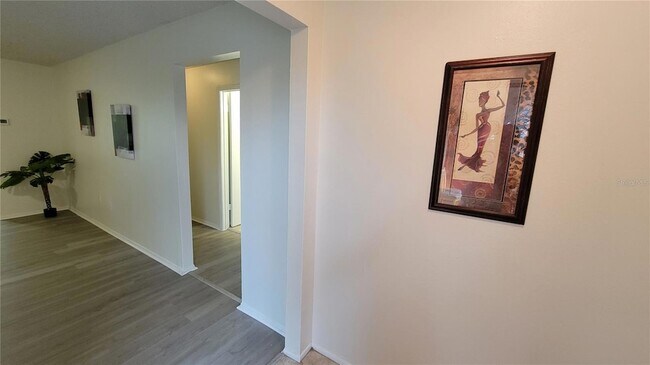 Foto del edificio - 1817 Caralee Blvd