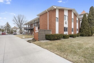 Building Photo - 426 Oak St