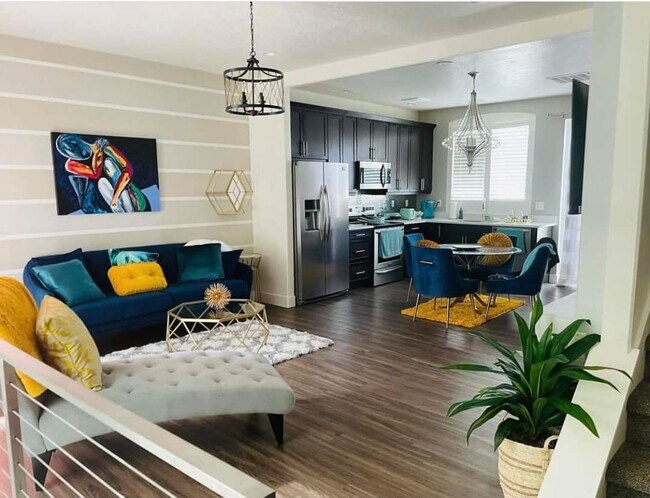 Foto del edificio - 6148 W Lake Ave