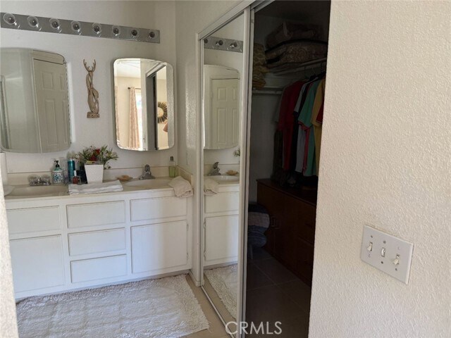 Building Photo - 37677 Emerson Dr