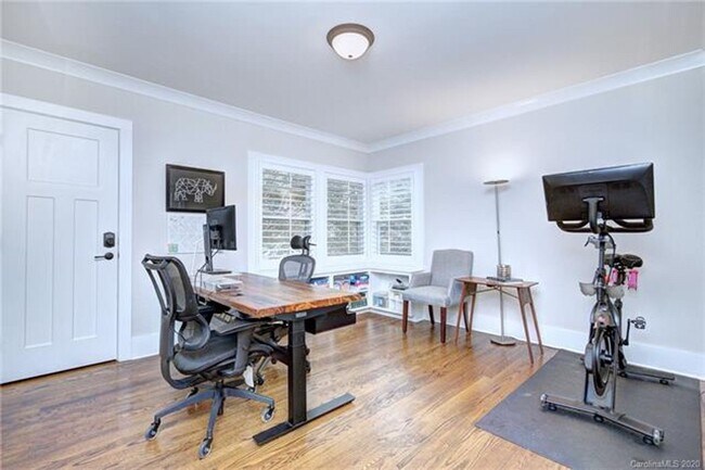 Foto del edificio - 3215 Cambridge Rd