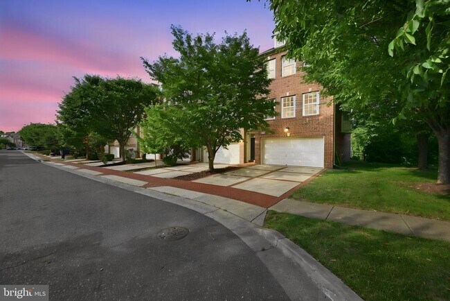Foto del edificio - 14658 Hawley Ln