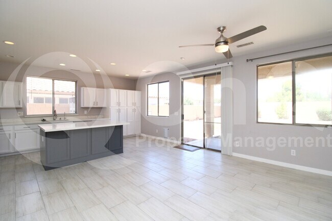 Building Photo - 3834 E Cavalry Ct