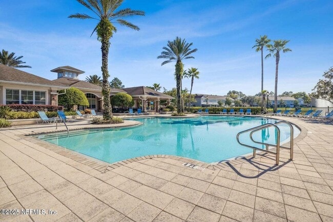 Building Photo - 7990 Baymeadows Cir E