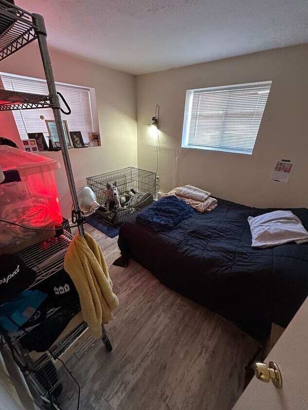 Foto del edificio - 2BR 1Bth unit. Heat/Hot Water included. Great location!