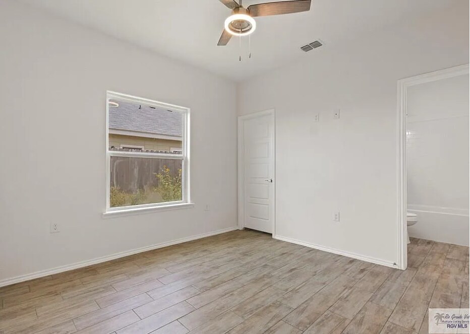 Foto del edificio - 2200 N. Valley