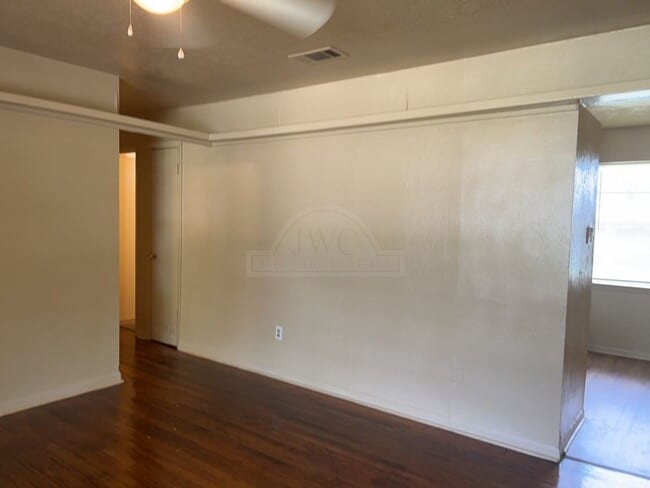 Building Photo - 110 Bybee Ct