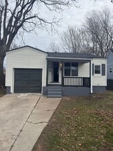 Building Photo - 826 N National Ave