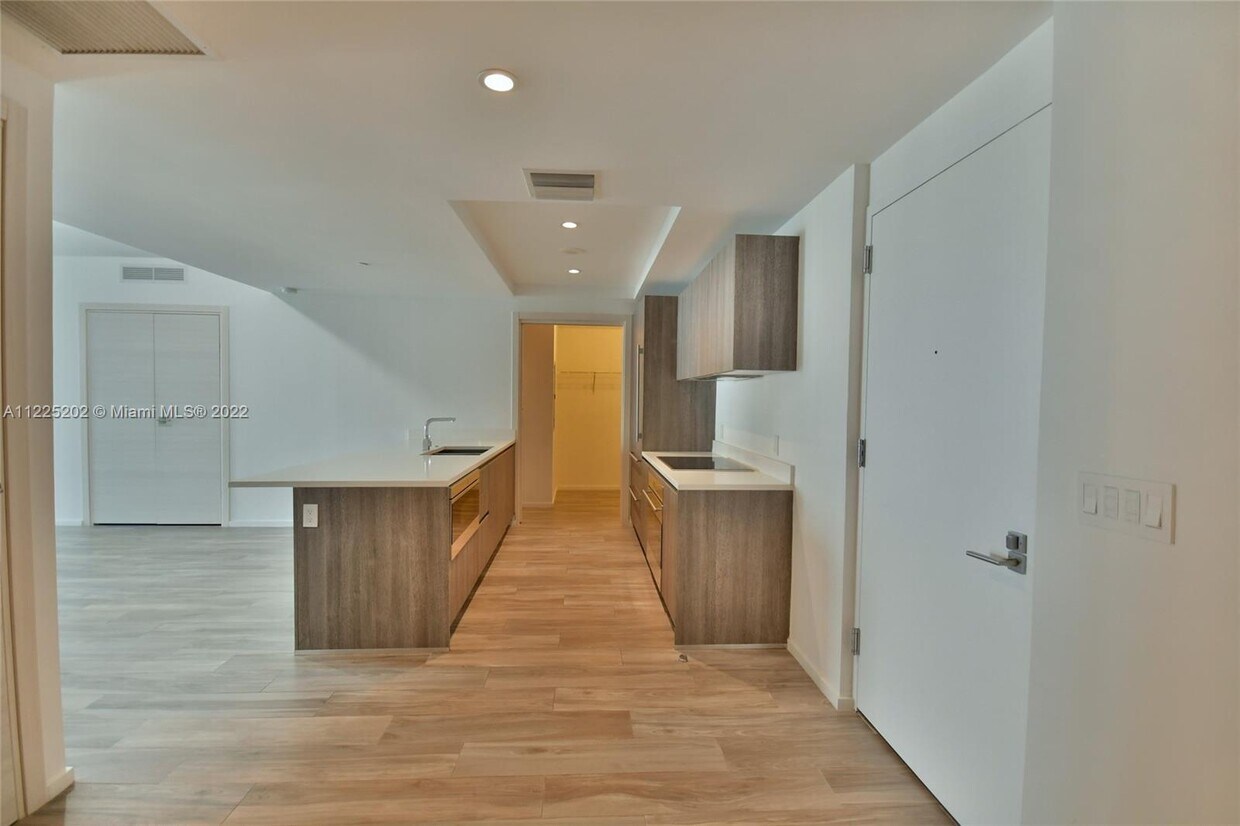 Primary Photo - 801 S Miami Ave