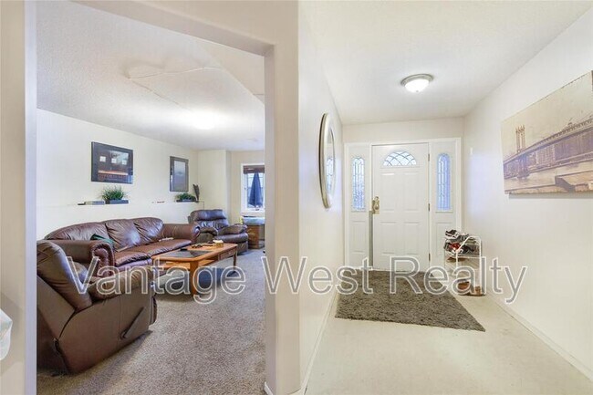 Photo du bâtiment - 3588-3588 Springer Rd