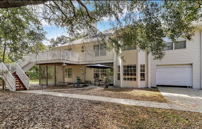 Building Photo - Duplex Apartment Close to Downtown Bluffton!