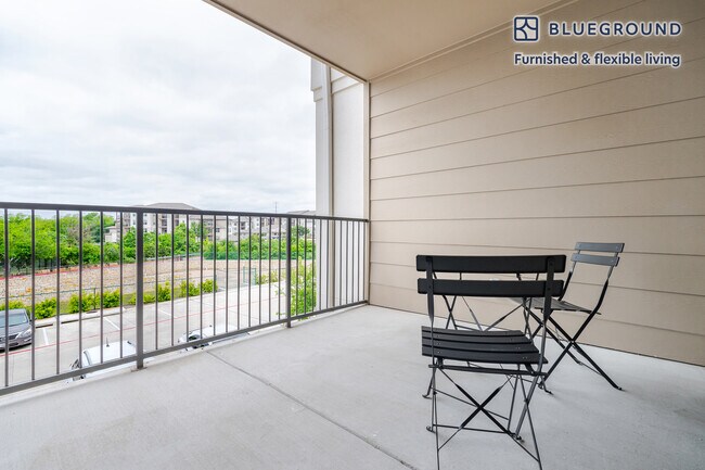 Foto del edificio - 1501 W Howard Ln