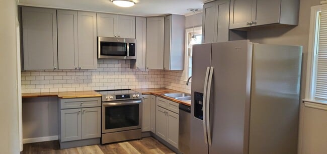 Photo - 116 W Decatur St House