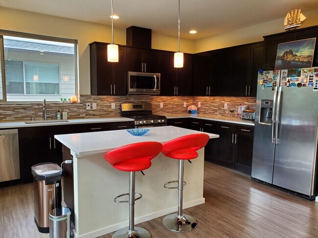 Foto del edificio - Gorgeous Executive Home Available Now!