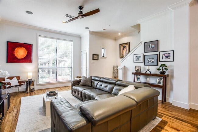Foto del edificio - 4211 Rawlins St