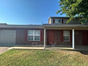 Building Photo - 3501 SW Landau Ct