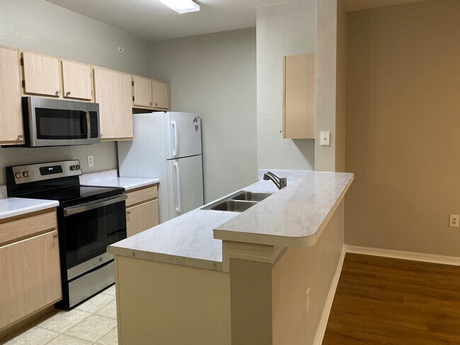 Foto del edificio - 5447 Vineland Rd