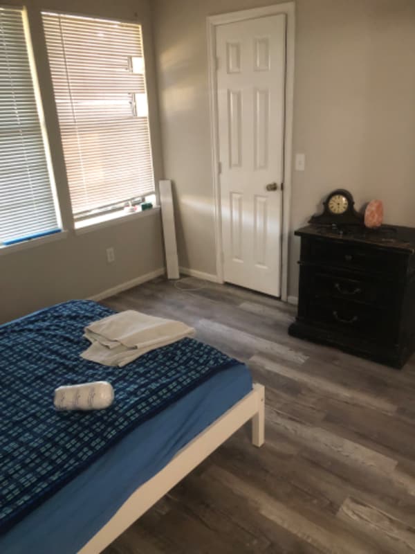 Building Photo - 457 S Memphis Way