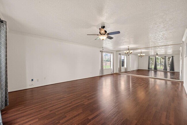 Foto del edificio - 11002 Heron Nest St