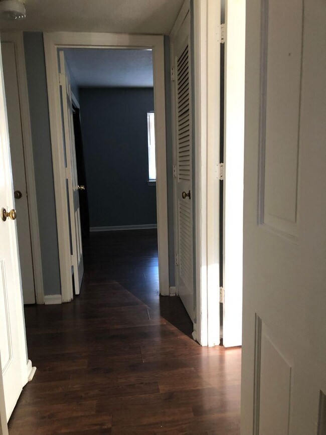 Foto del edificio - 3340 Pinewood Ave