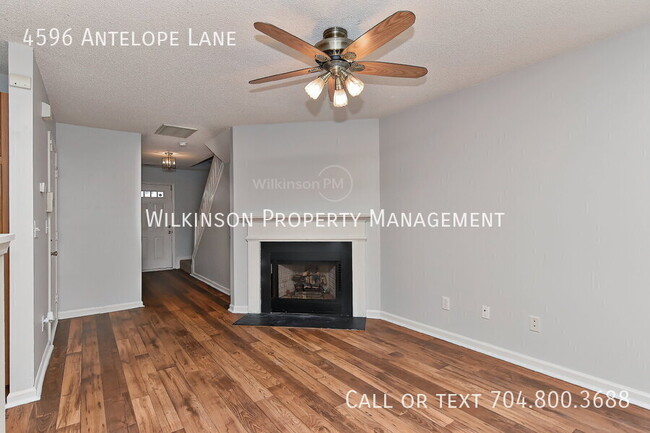 Foto del edificio - 4596 Antelope Ln