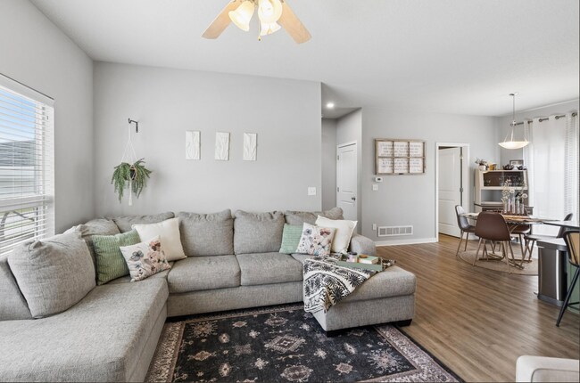 Sala de estar - 301 SE 11th St