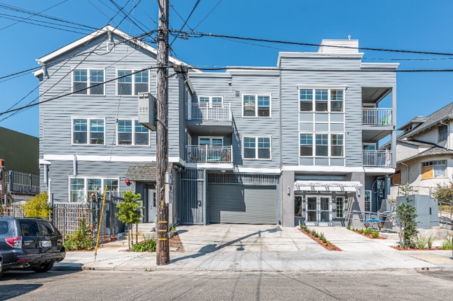 Building Photo - 317 Lester Ave