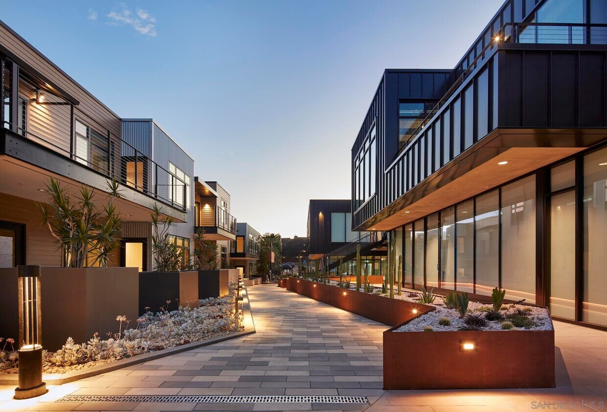 Foto principal - 120 Dahlia Dr