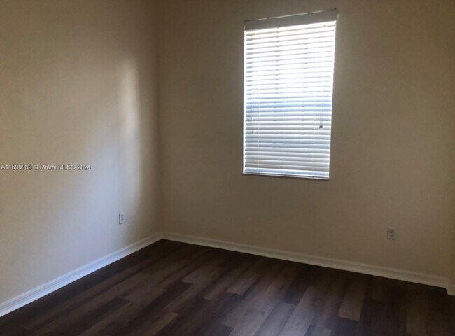 Building Photo - 5803 Hampton Hills Blvd