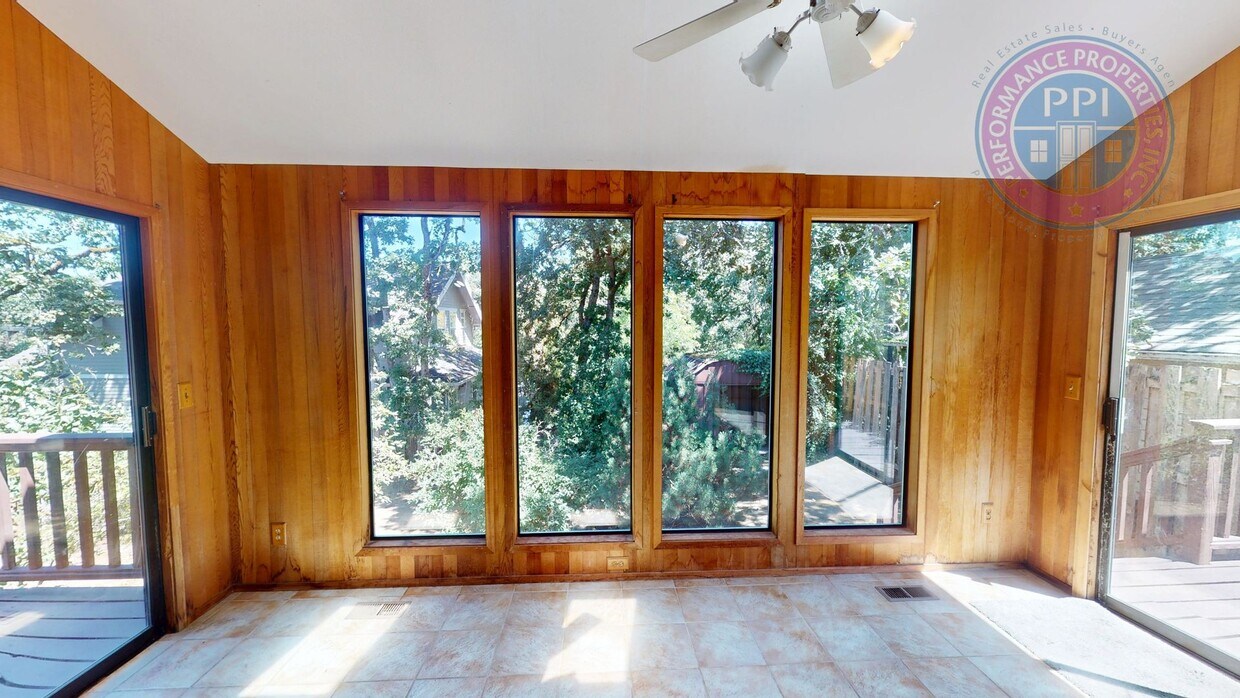 Foto principal - Prime West Linn Location - Walkable to Hig...