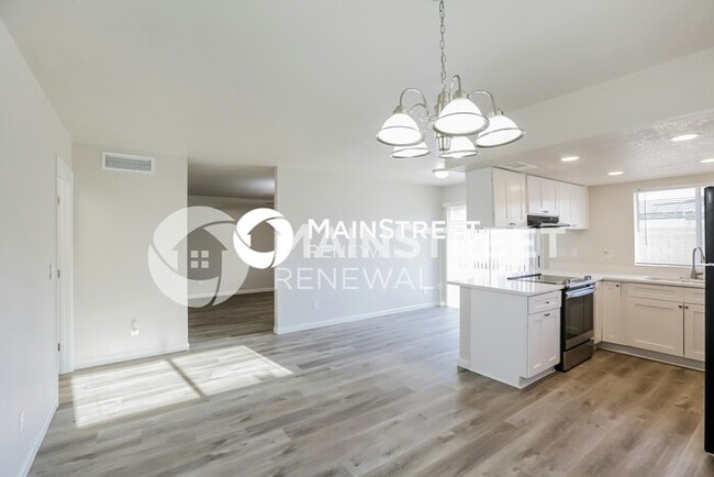 Building Photo - 3522 W Malapai Dr