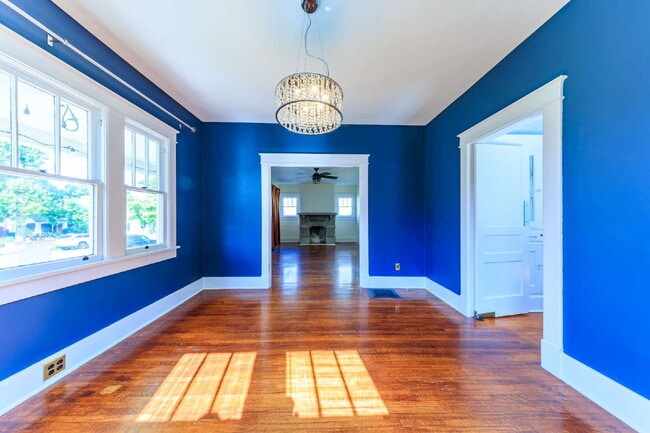 Building Photo - Lockeland Springs Bungalow for Lease, Bloc...