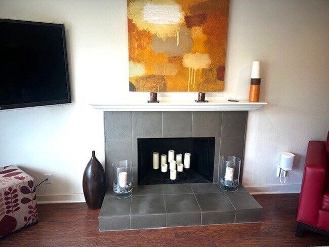 Foto del edificio - Fully Furnished Greenbrae Condo on Corte M...