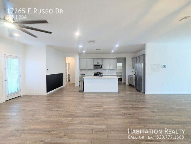 Foto del edificio - 12765 E Russo Dr