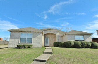 Building Photo - 300 Rosewood Ln